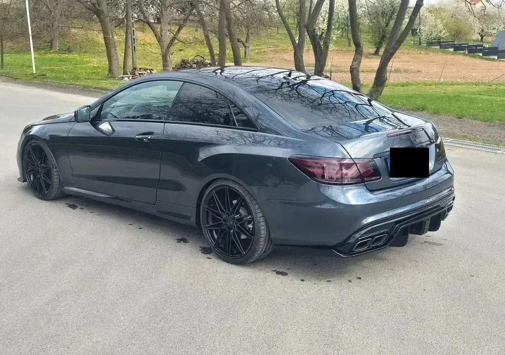 Gebraucht Mercedes E350 252 PS (185 kW) 2013 Silber Coupé