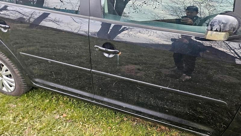 Gebraucht VW Touran Trendline 140 PS (102 kW) 2007 Schwarz Van / Kleinbus