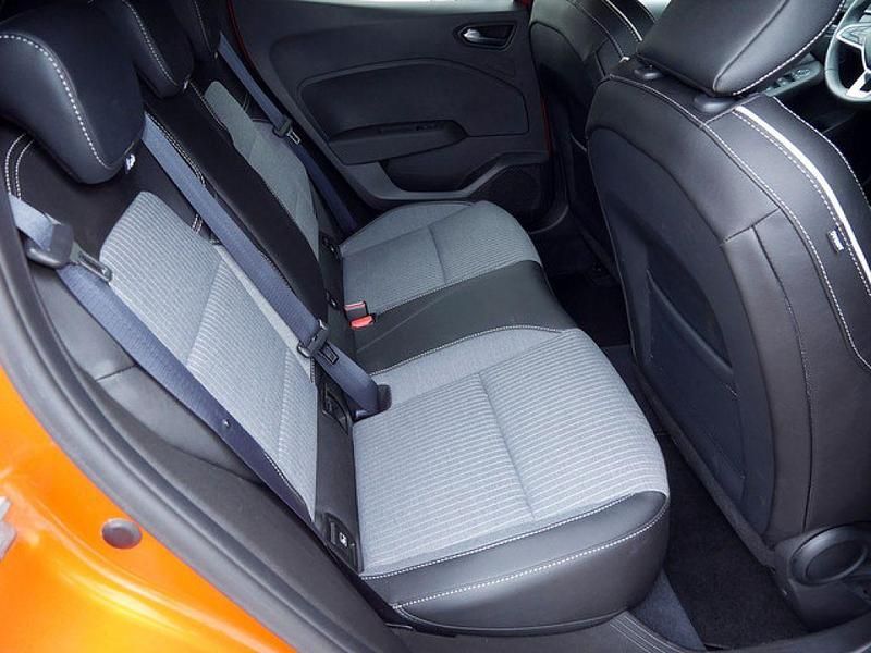 Gebraucht Renault Clio V Techno 90 PS (66 kW) 2024 Orange (metallic) Kleinwagen