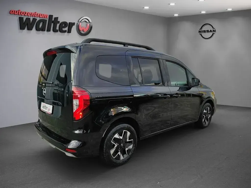 Neu Nissan Townstar N-Connecta 131 PS (96 kW) 2025 Schwarz Kombi