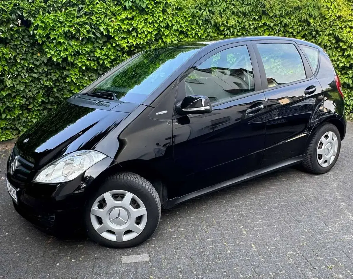 Gebraucht Mercedes A160 95 PS (69 kW) 2012 Schwarz Limousine