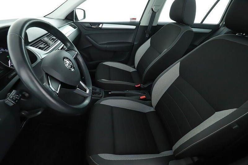 Gebraucht Skoda Rapid Ambition 125 PS (91 kW) 2018 Beige Kleinwagen