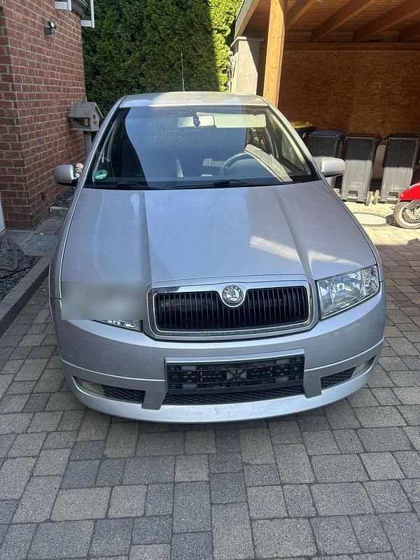 Silber Gebraucht 2005 Skoda Fabia Kleinwagen | 800 € (Superpreis) - Bild 1/4