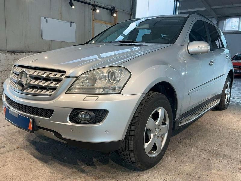 Gebraucht Mercedes ML320 224 PS (164 kW) 2006 Silber SUV
