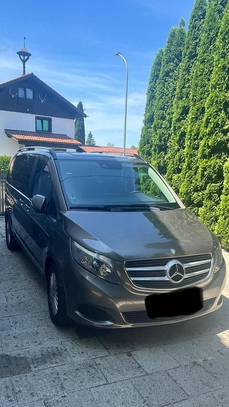 Grau Gebraucht 2015 Mercedes V220 Van / Kleinbus | 29.000 € (Superpreis) - Bild 1/4