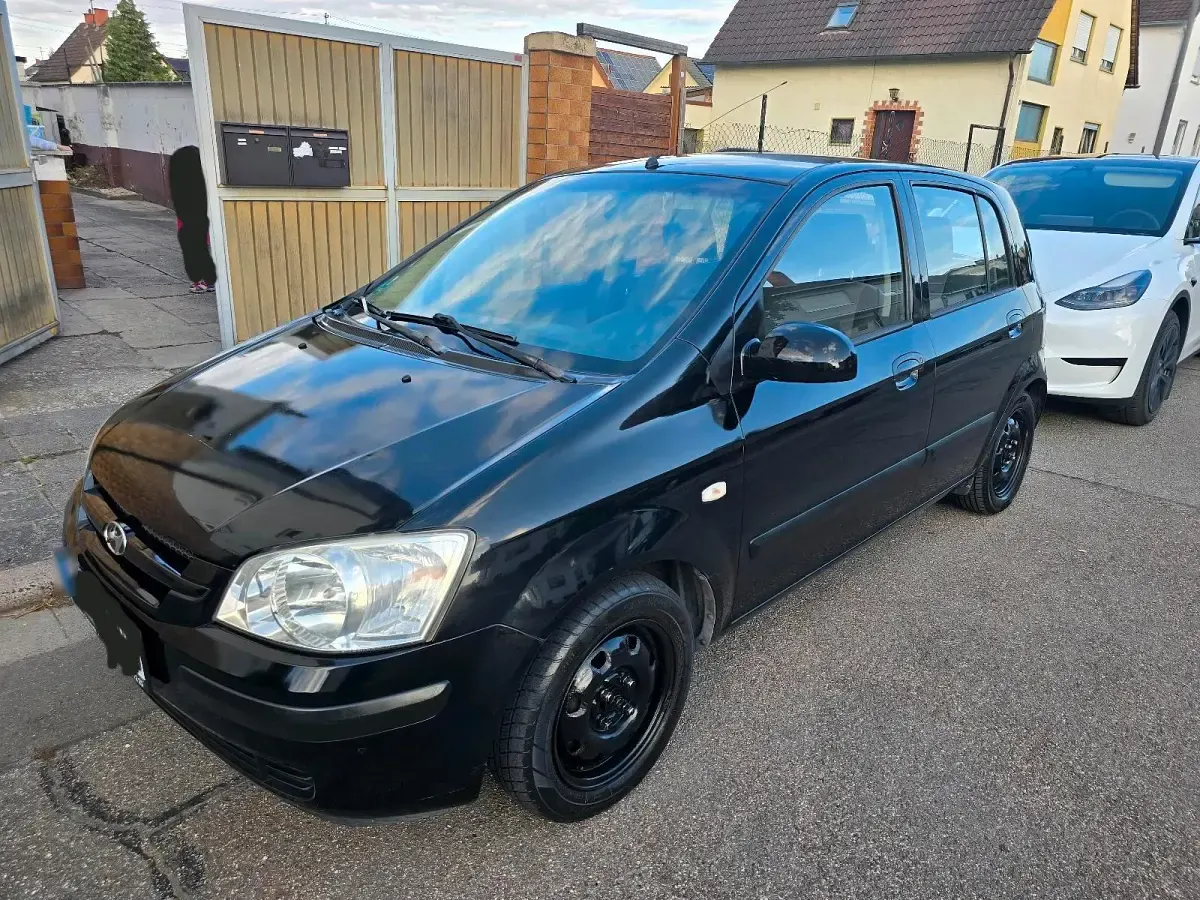 Second-hand Hyundai Getz 64 CP (47 kW) 2004 Negru Hatchback