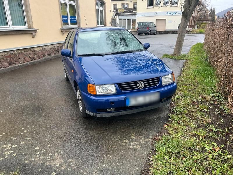 Gebraucht VW Polo 60 PS (44 kW) 1998 Blau Kleinwagen