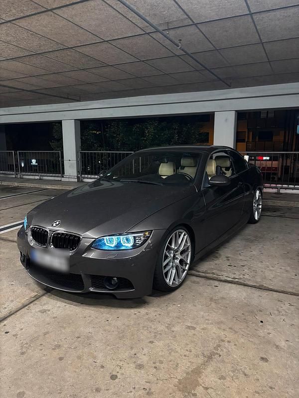 Braun Gebraucht 2009 BMW 335 Cabriolet Performance Cabrio | 15.999 € - Bild 1/4