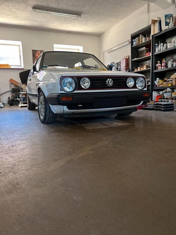 Weiß Gebraucht 1988 VW Golf II GTI Kleinwagen | 12.500 € - Bild 1/4