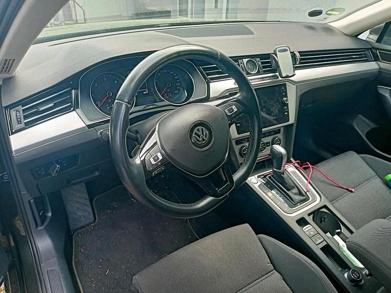 Gebraucht VW Passat Comfortline 150 PS (110 kW) 2019 Grau Kombi