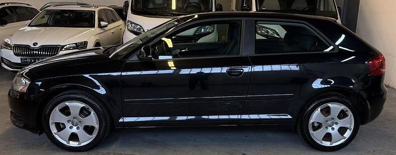 Gebraucht Audi A3 Attraction 105 PS (77 kW) 2010 Schwarz Kleinwagen