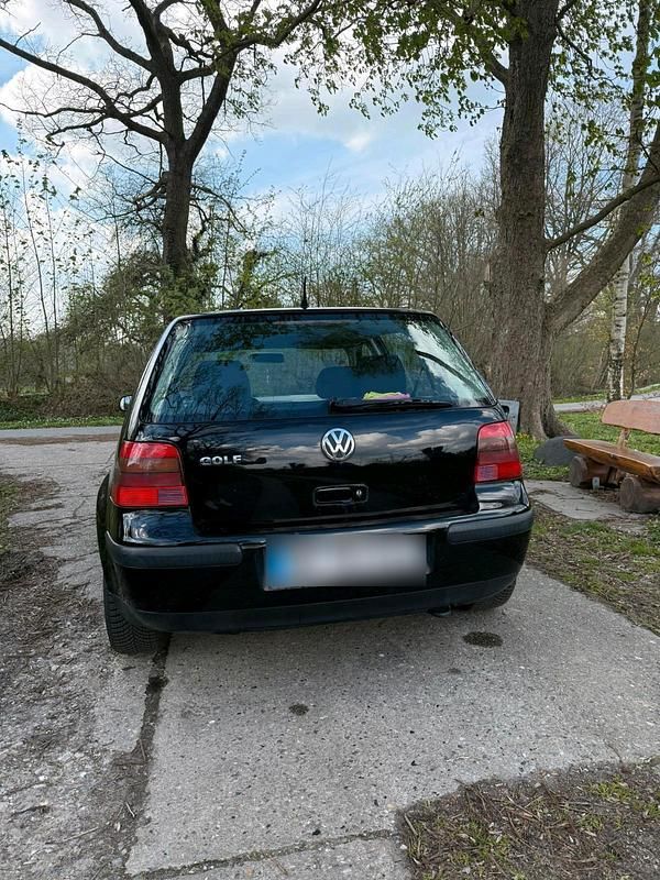 Second-hand VW Golf IV 75 CP (55 kW) 2000 Negru Berlinǎ