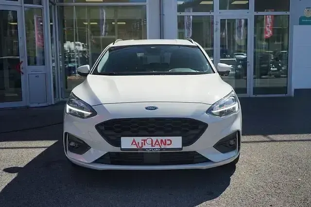 Gebraucht Ford Focus ST-Line 182 PS (133 kW) 2022 Weiß Limousine