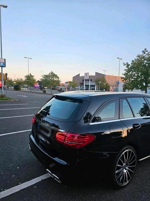 Gebraucht Mercedes C200 150 PS (110 kW) 2018 Schwarz Kombi
