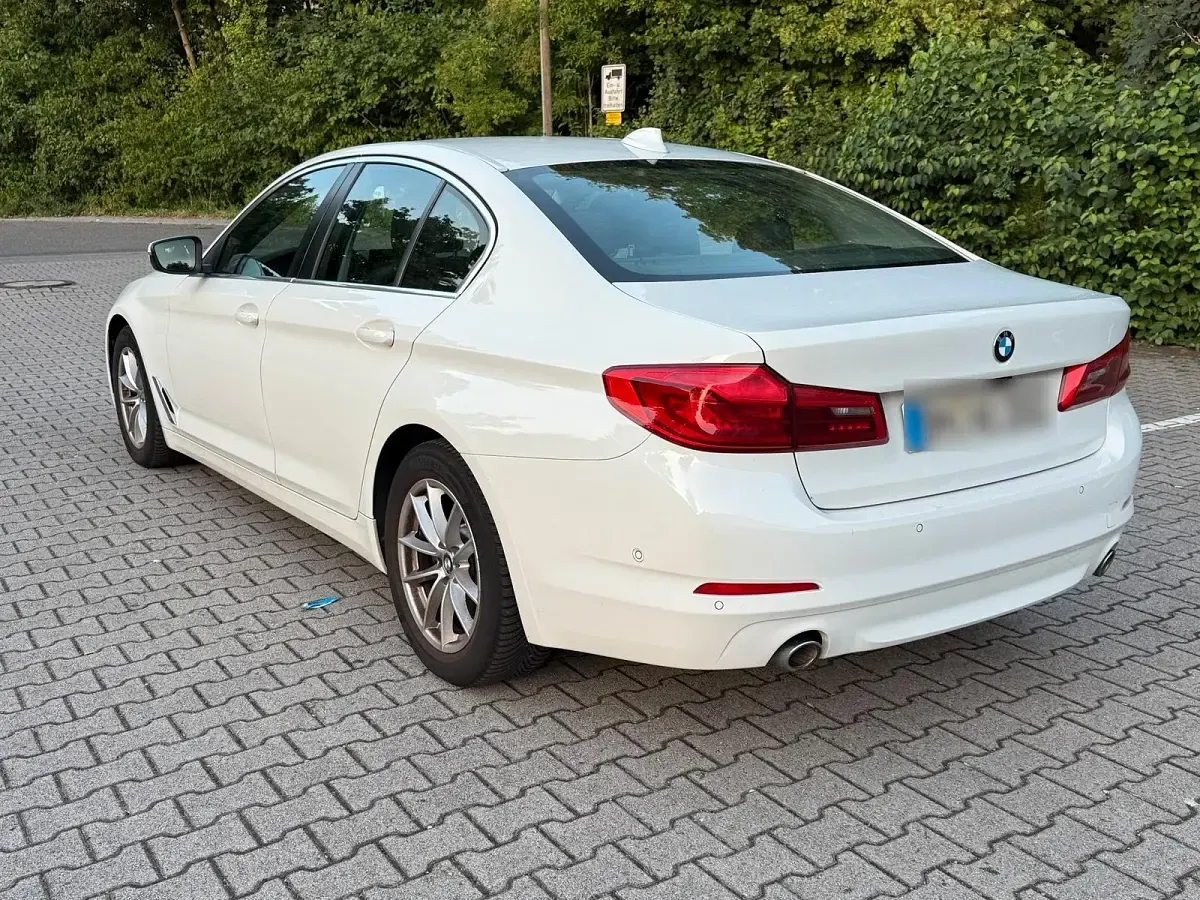 Gebraucht BMW 530 265 PS (194 kW) 2017 Weiß Limousine