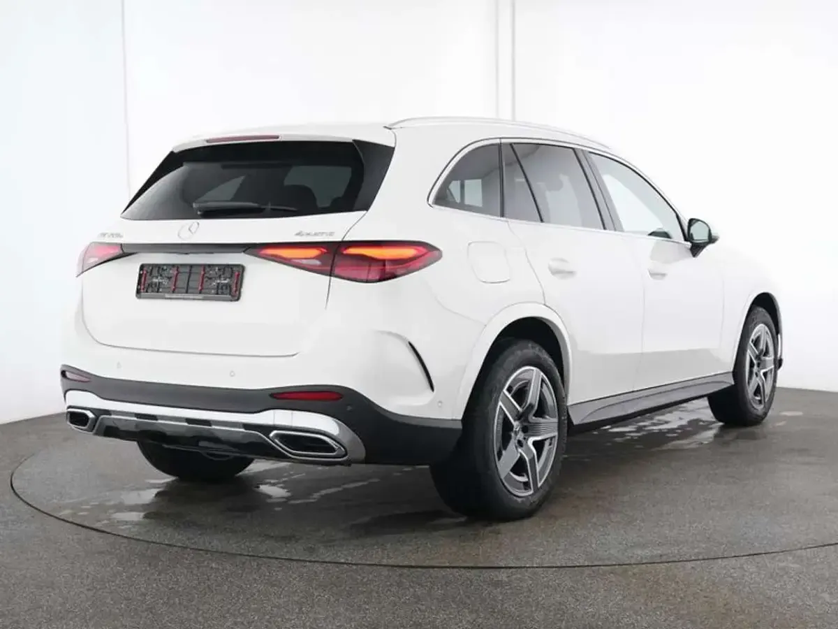 Gebraucht Mercedes GLC400d AMG 252 PS (185 kW) 2026 Weiß SUV