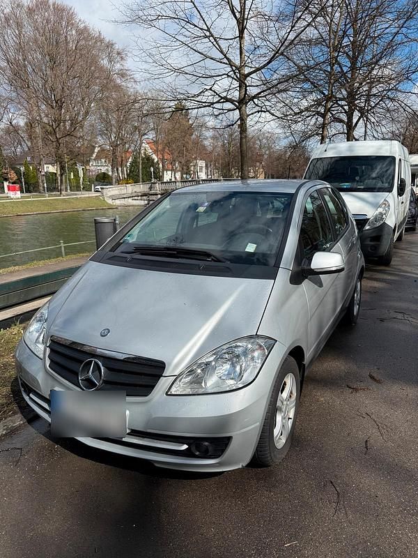 Gebraucht Mercedes A160 95 PS (69 kW) 2011 Silber Kleinwagen