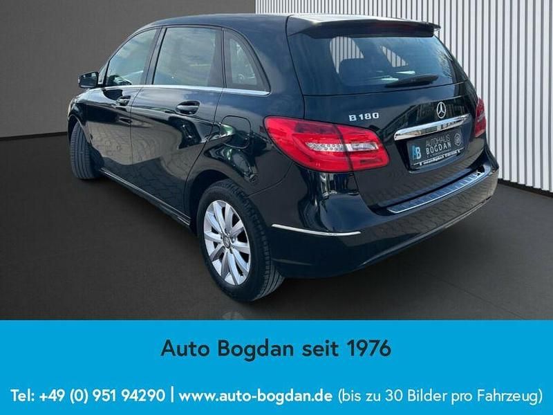 Gebraucht Mercedes B180 122 PS (89 kW) 2013 Schwarz Van / Kleinbus