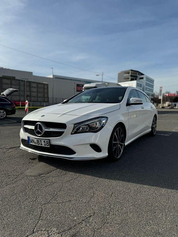 Gebraucht Mercedes CLA180 122 PS (89 kW) 2018 Weiß Limousine