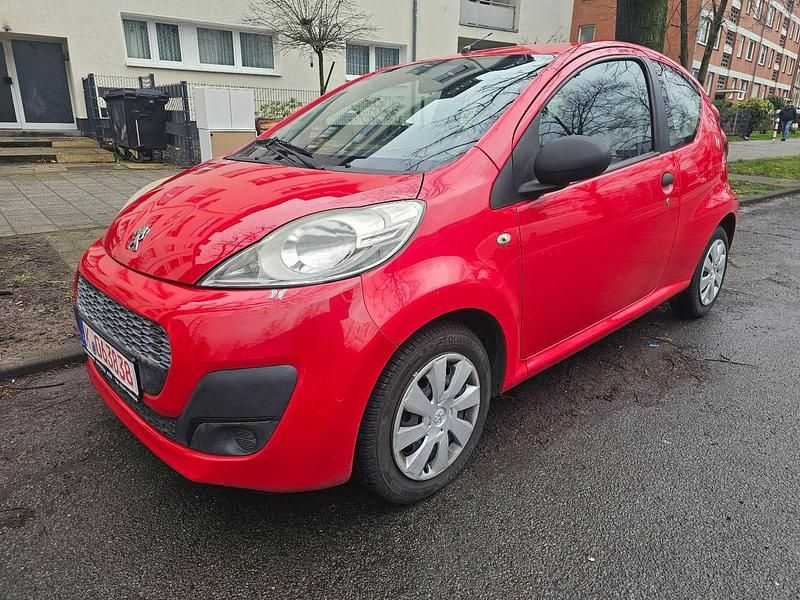 Gebraucht Peugeot 107 Active 68 PS (50 kW) 2014 Rot Kleinwagen