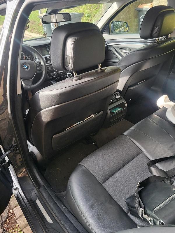 Gebraucht BMW 520 184 PS (135 kW) 2012 Grau Kombi