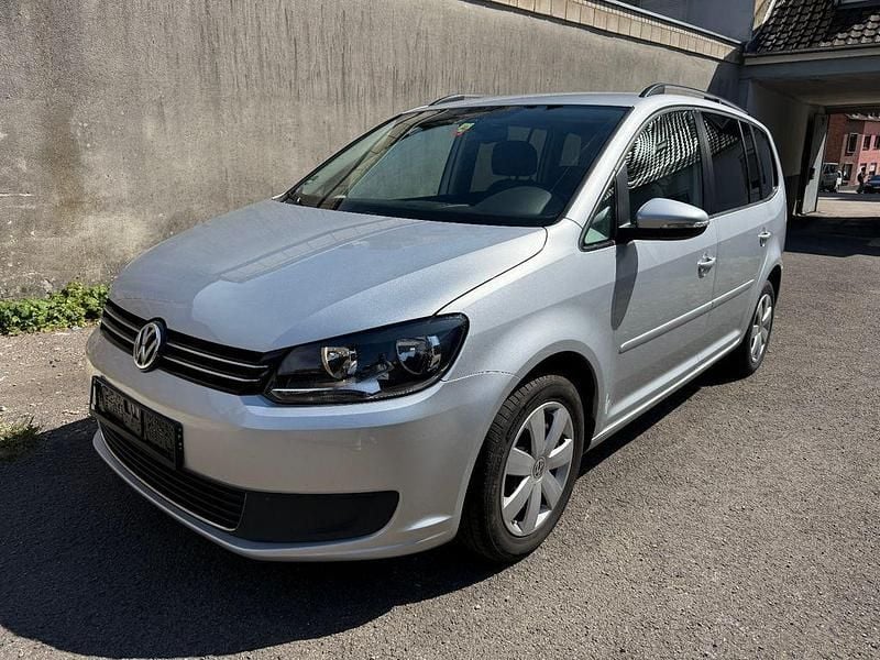 Silber Gebraucht 2014 VW Touran Comfortline Van / Kleinbus | 6.400 € (Guter Preis) - Bild 1/4