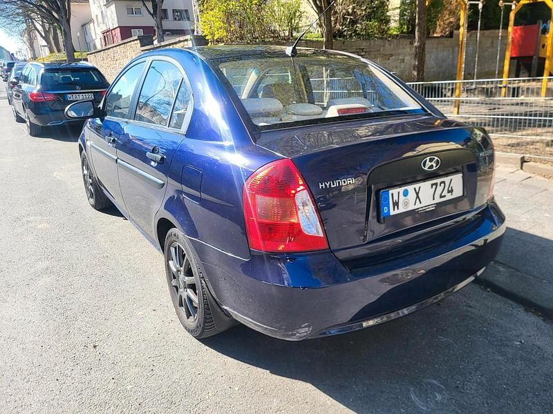 Gebraucht Hyundai Accent 110 PS (80 kW) 2009 Blau Limousine