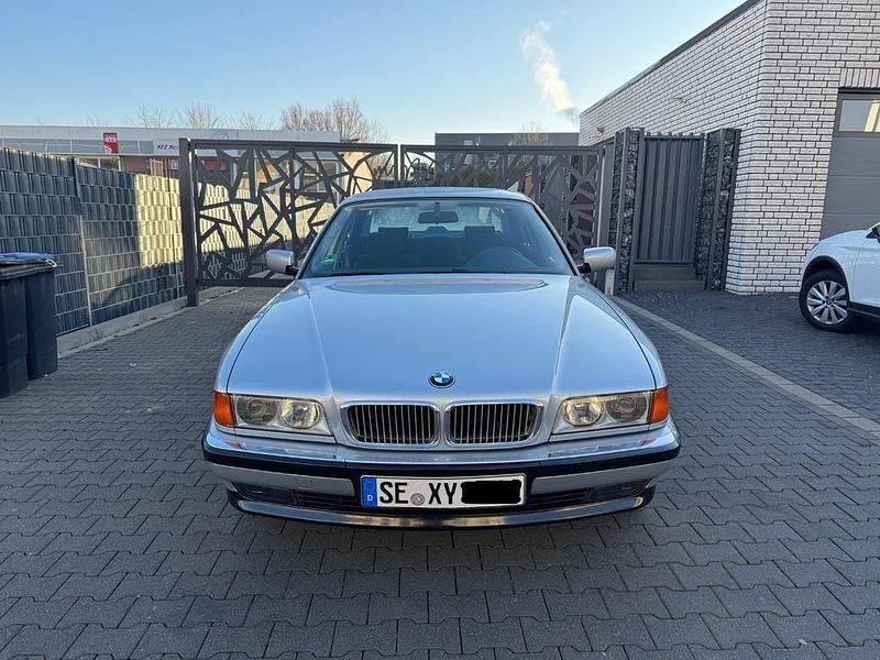 Gebraucht BMW 728 193 PS (141 kW) 1995 Silber Limousine
