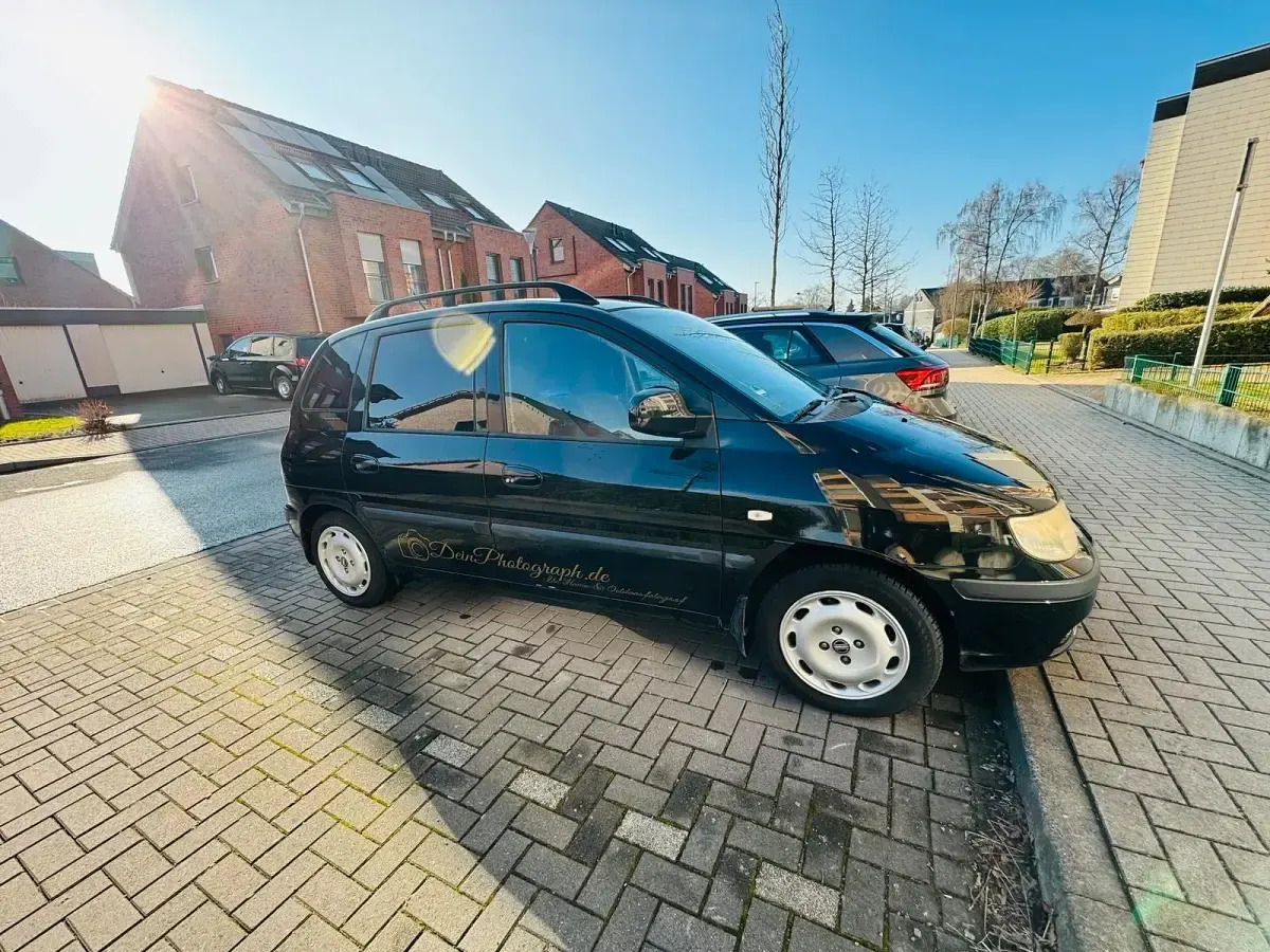 Second-hand Hyundai Matrix 104 CP (76 kW) 2008 Negru Monovolum