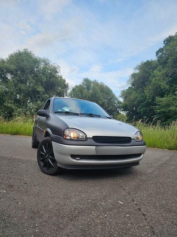 Gebraucht 2000 Opel Corsa Limousine | 900 € (Guter Preis) - Bild 1/4