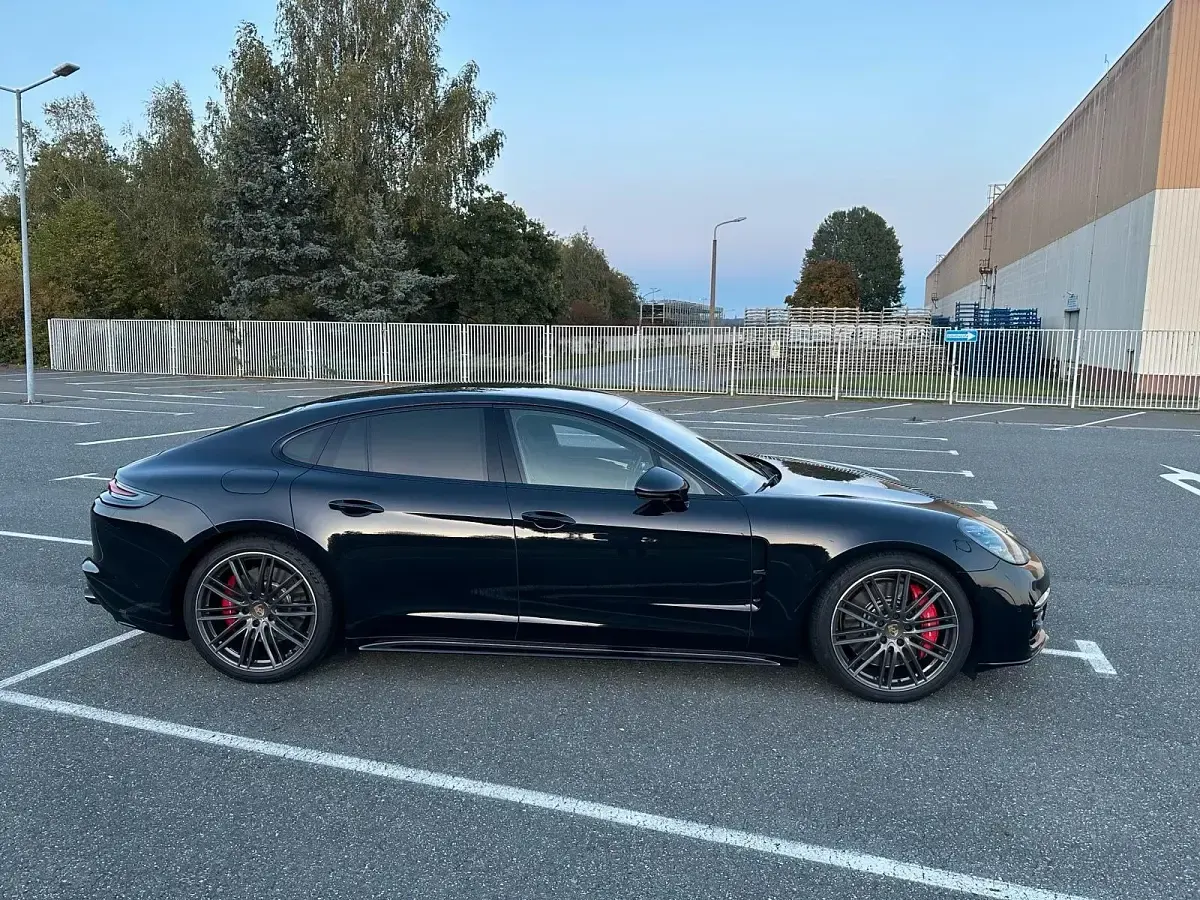 Gebraucht Porsche Panamera Turbo 549 PS (403 kW) 2017 Schwarz Kleinwagen