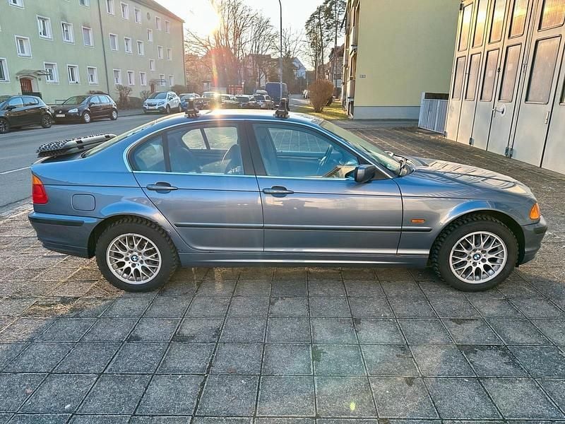 Gebraucht 2001 BMW 320 Sport Line Limousine | 4.200 € (Fairer Preis) - Bild 1/4