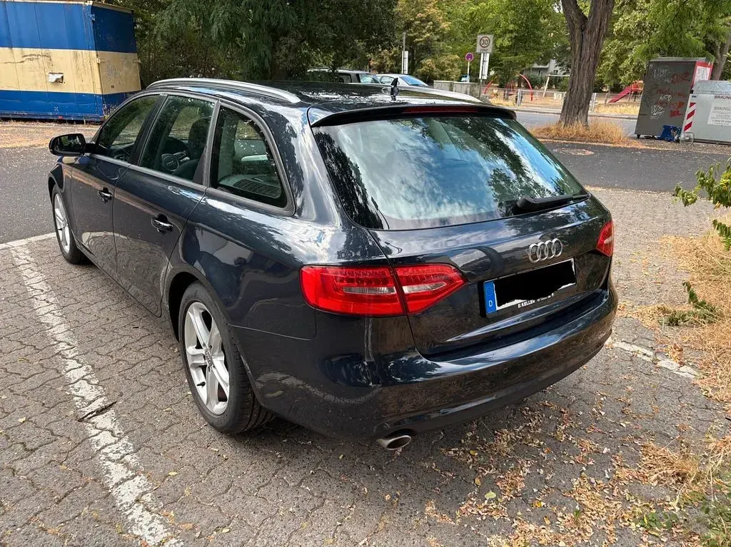 Gebraucht Audi A4 Sport 245 PS (180 kW) 2013 Blau Kombi