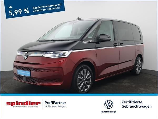 Schwarz (deep black perleffekt/ fortanarot metallic) Gebraucht 2022 VW Multivan Life Van | 48.981 € (Fairer Preis) - Bild 1/3