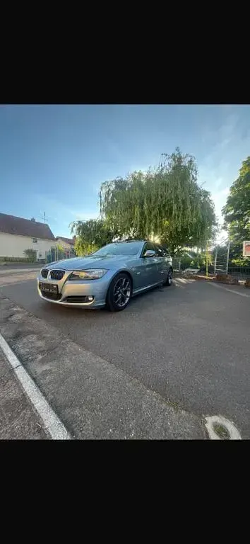 Käytetty BMW 330 Performance 245 HP (180 kW) 2010 Sininen Farmari