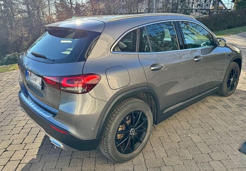 Gebraucht Mercedes GLA250 218 PS (160 kW) 2020 Silber SUV