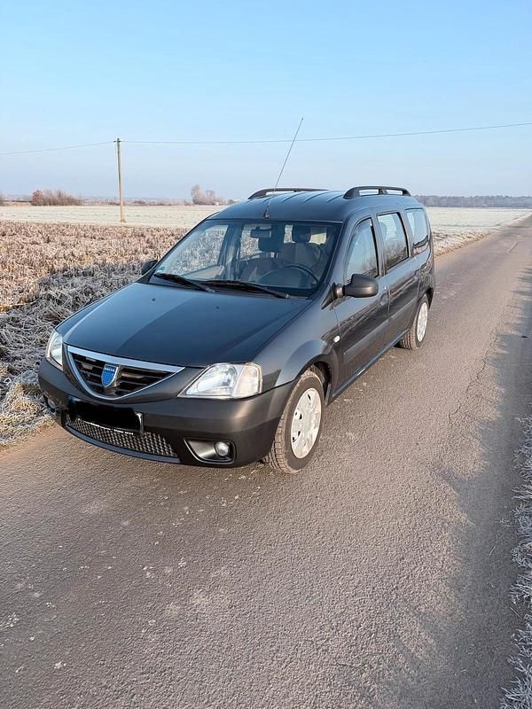 Grau Gebraucht 2007 Dacia Logan Kombi | 5.500 € - Bild 1/4