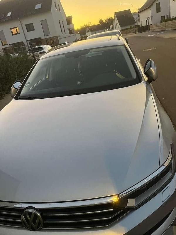Silber Gebraucht 2015 VW Passat Kombi | 10.500 € (Guter Preis) - Bild 1/4