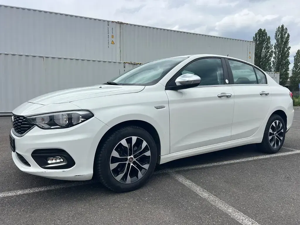 Gebraucht Fiat Tipo Mirror 95 PS (69 kW) 2019 Weiß Limousine