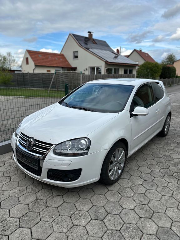 Weiß Gebraucht 2007 VW Golf V GT Limousine | 2.950 € (Fairer Preis) - Bild 1/4