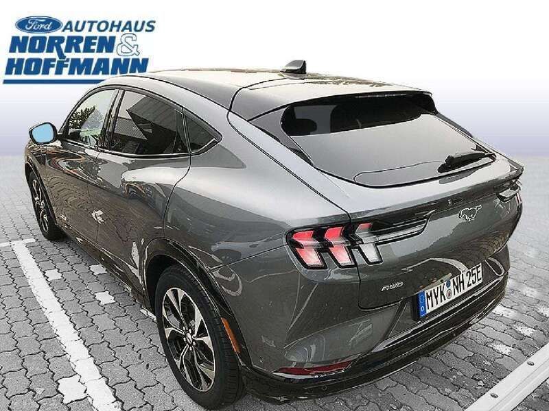 Gebraucht Ford Mustang Mach-E Premium 258 kW (351 PS) 2023 Carbonized gray/asher gray SUV