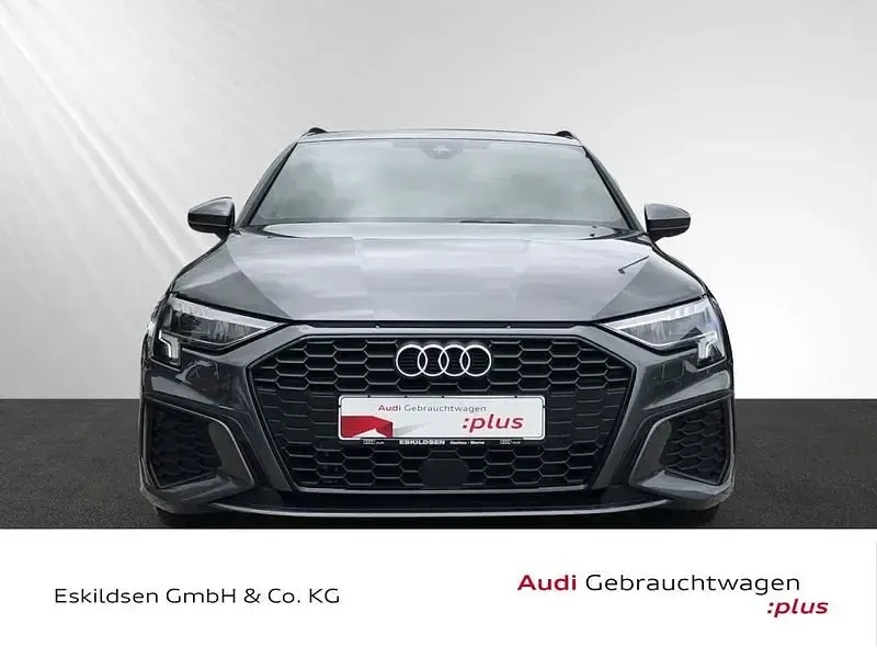 Gebraucht Audi A3 S-Line 150 PS (110 kW) 2024 Grau Limousine