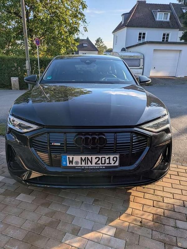 Gebraucht 2021 Audi e-tron Sportback S-Line SUV | 41.000 € (Fairer Preis) - Bild 1/4