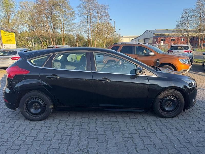 Brugt Ford Focus Titanium 120 HK (88 kW) 2015 Sort Sedan