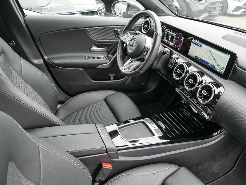 Gebraucht Mercedes A180 Progressive 136 PS (100 kW) 2024 Grau Limousine