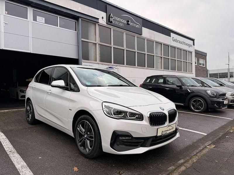 Weiß Gebraucht 2018 BMW 218 Sport Line Van / Kleinbus | 15.490 € (Fairer Preis) - Bild 1/4