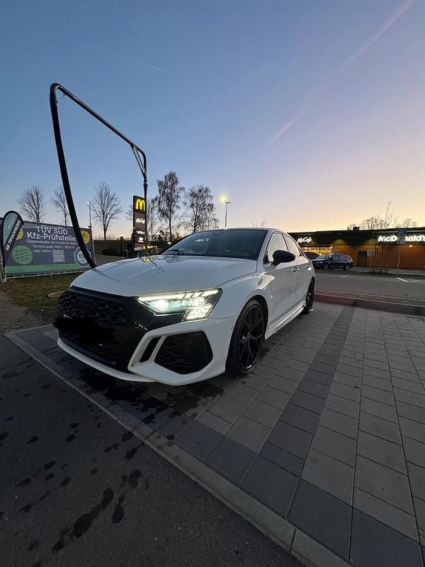 Second-hand Audi RS3 Performance 400 CP (294 kW) 2023 Alb Berlinǎ
