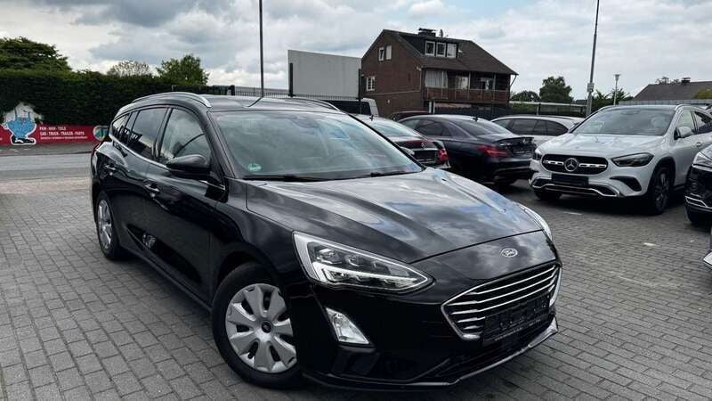 Schwarz Gebraucht 2018 Ford Focus Titanium Kombi | 9.999 € (Superpreis) - Bild 1/4