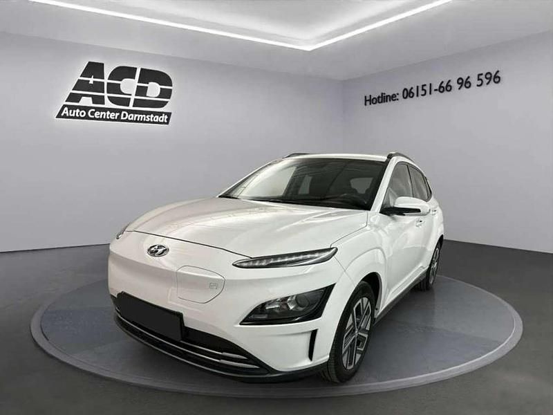 Weiß Gebraucht 2022 Hyundai Kona Edition 30+ SUV | 19.470 € (Fairer Preis) - Bild 1/4
