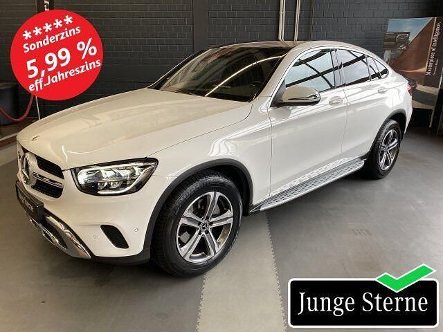 Polarweiß Gebraucht 2022 Mercedes GLC220 Coupé | 43.880 € (Fairer Preis) - Bild 1/4